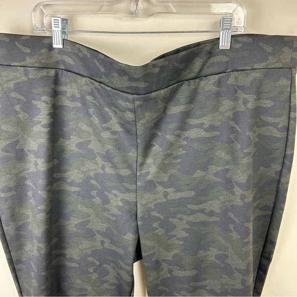 NYDJ Pull-on Urban Camo Ponte Leggings size: 22W - Picture 7 of 11